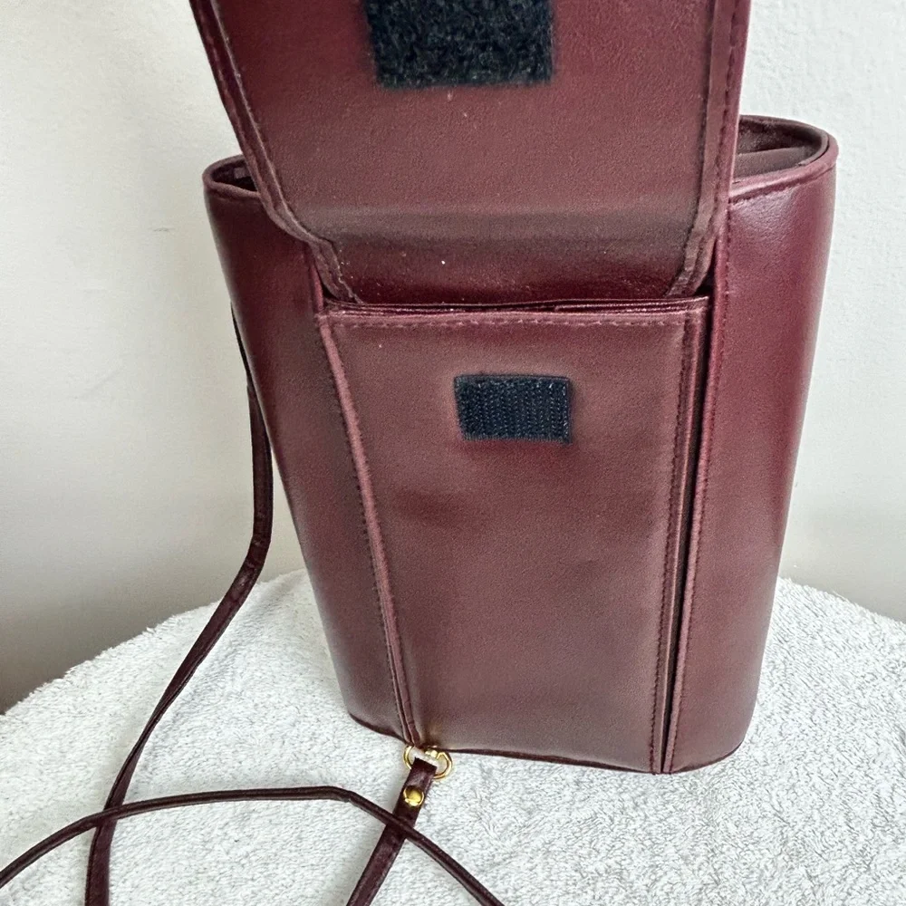Vintage Buxton Crossbody Bag - Picture 6 of 16